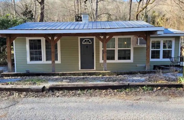 Fisherman's Getaway, golf nearby, boat parking