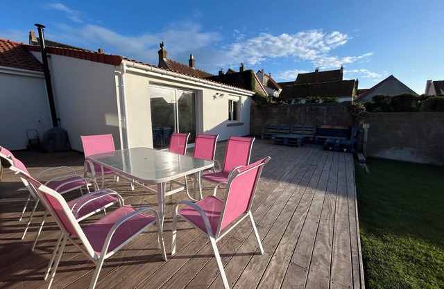 Fisherman's house, single storey, enclosed garden, 50m from the sea,