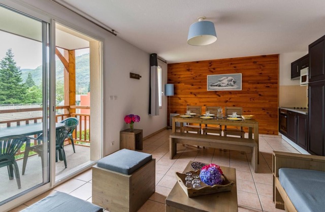 Fitness, swimming pool, sauna, terrace, balcony, tv, ski locker, 38-40m², Luchon-Superbagnères