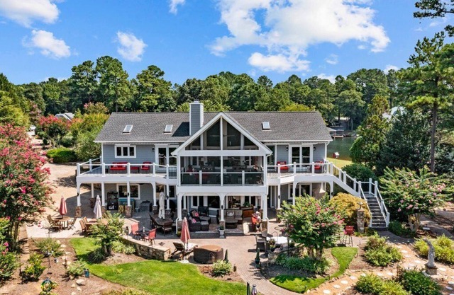 FLIPFLOP INN on PARADISE POINT - 5Bdr/4Bth-Outdoor Oasis-Waterfront, Dock, Beach
