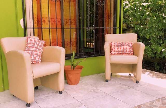 Flower & Leaf Guesthouse Villa - A Beachside Hideaway