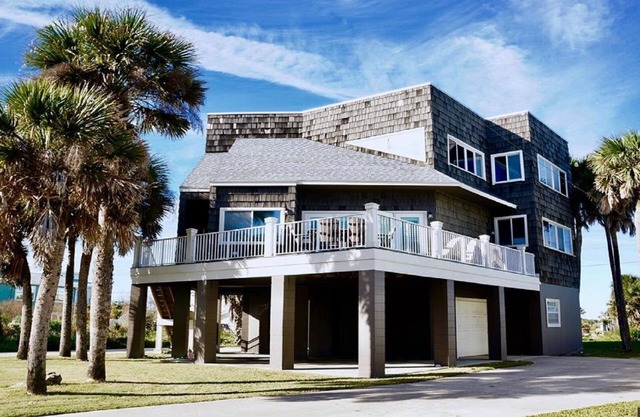 Footsteps to the Beach - Sleeps 8-Quiet Beach in The Hammock