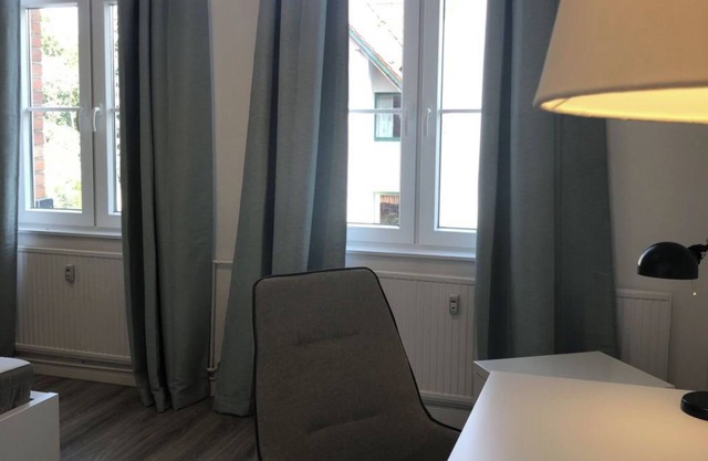 For students: furnished room in a shared apart. near university & palace garden