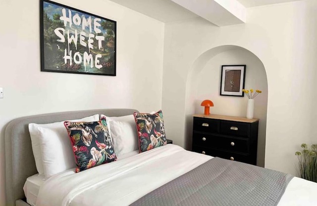 Forbury Apartment, 3 guests, Free Parking & Wifi, close to Uni, Hospital & Town Centre