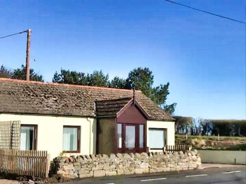 Ford Common - Bungalow - Sleeps 6 - Stunning Walks and Views - Dog Friendly - 2 Bedrooms 2 Bathrooms Cottage - Sun Room - Private Garden - Off Street Parking - Quiet Rural Location - Fast Wifi