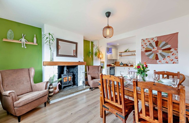 Forest Retreat - Three Bedroom House, Sleeps 5
