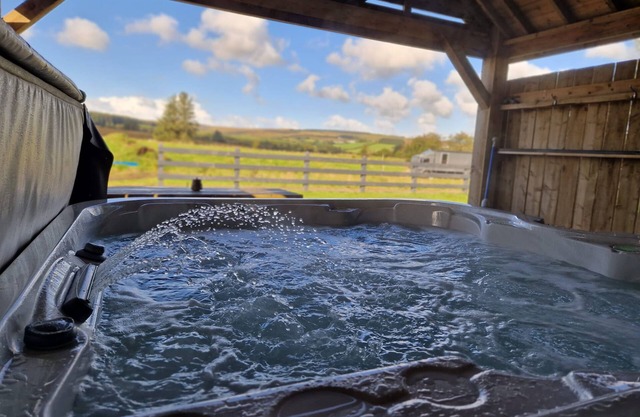 Forest View House Hot Tub Sleeps 2