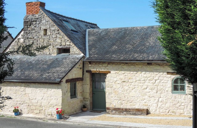 Former barn in Chinon,near to town,forest walks, cycle paths and bikes available
