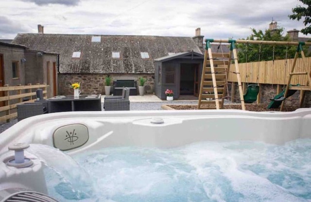 Formerly the Crannoch Hotel, this wonderful property can sleep up to 18n