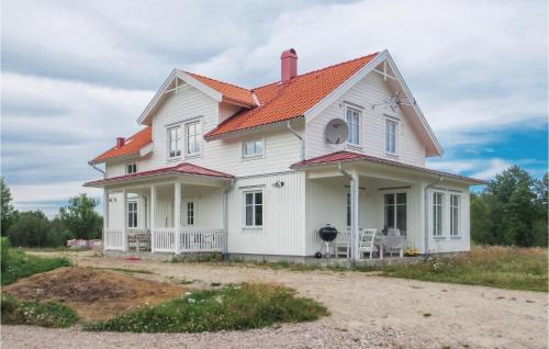 Four-Bedroom Holiday Home In Gnosjo