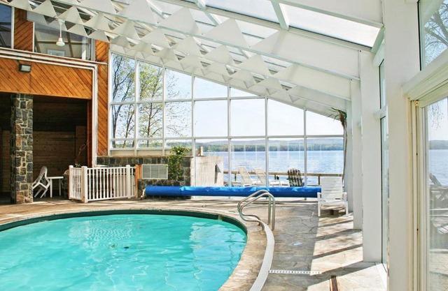 Four-Season Resort on the Shore of Calabogie Lake
