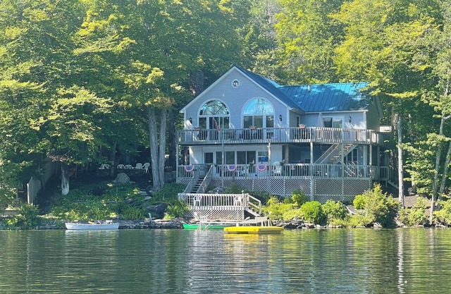Four Season Ski, Lake & Golf Chalet on Beautiful Lake Rescue in Ludlow