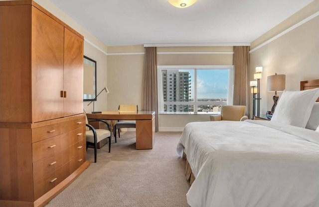 Four Seasons hotel 2bedroom suite