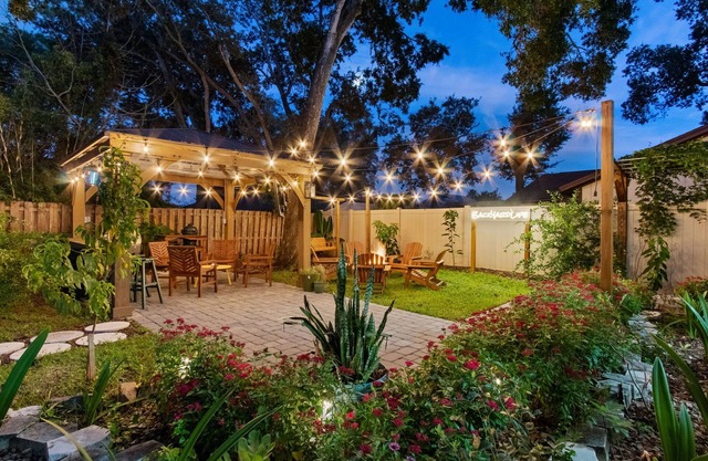Fox Hollow Peaceful Fruit Forest Getaway. Four bedrooms, two bathrooms