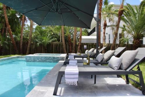 Fox Private Resort- Near Downtown & Beach home