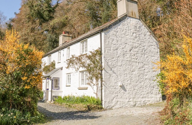 FOXGLOVES, family friendly, character holiday cottage in Upton Cross