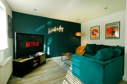 FreeParking,Contractors,Wifi, SmartTV