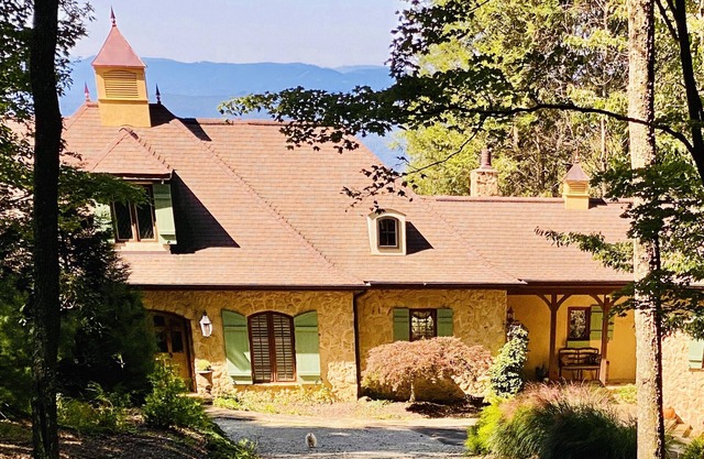 French Country Charm & Blue Ridge Mountain Views! Backs to Stone Mountain Park!