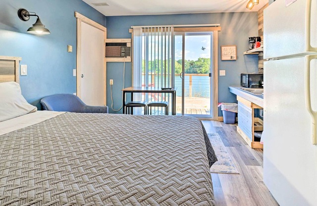 Friendship Studio, Near Lakefront Beaches!