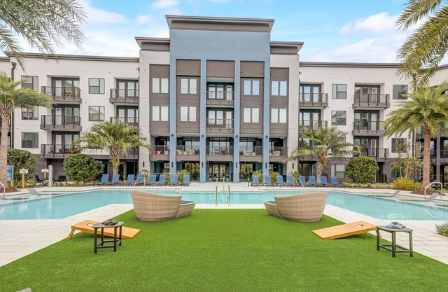 Frontdesk 1 BR Apt Near St Johns Town Center