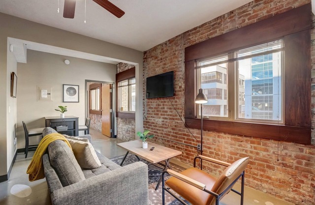 FRONTDESK Aerie 147 Lofts Apts Lincoln