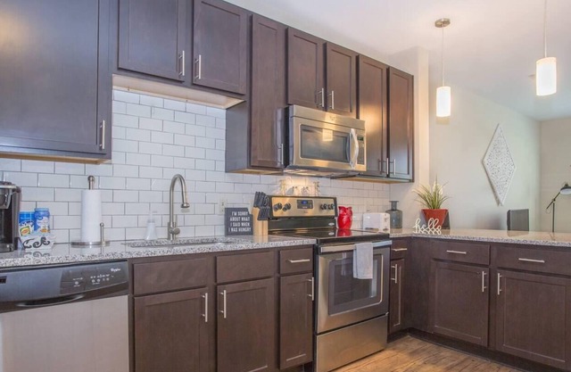 Frontdesk | Designer + Chic Studio Apt w/ Parking