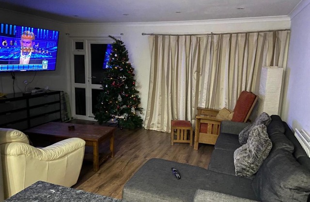 Fully equipped Large 3 bedroom