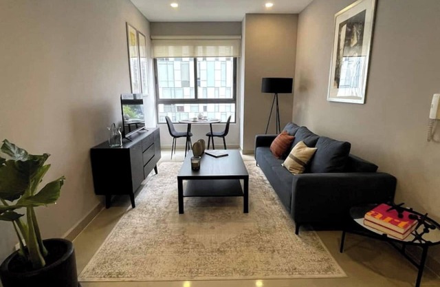 Fully equipped kitchen, high speed internet, comfy king-size bed and a sofa bed.