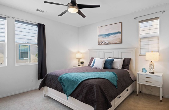 Fully Furnished Townhome with Fast Wi-Fi, Office, Laundry, Ready for Long Term