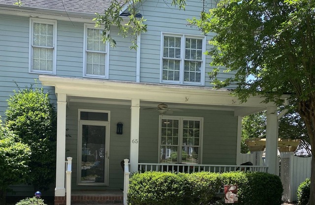 Fully remodeled Afton Village townhome, 1 min to I-85