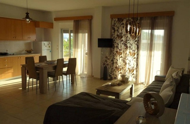 Fully renovated apartment-ανακαινισμένο διαμέρισμα
