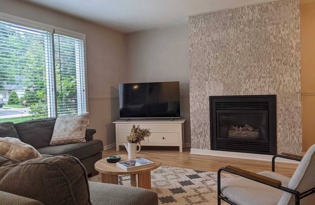 Fully renovated detached family home in the heart of Downtown Collingwood!