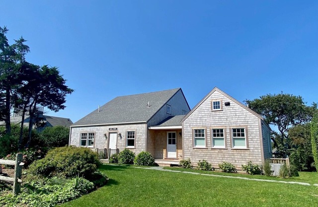 Fully Renovated: Views, Sunsets, Beaches, Madaket!