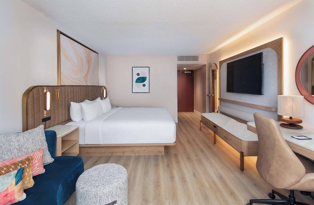 Fun Getaway in Miami! Pets Are Welcome, Free Airport Shuttle, Close to Downtown
