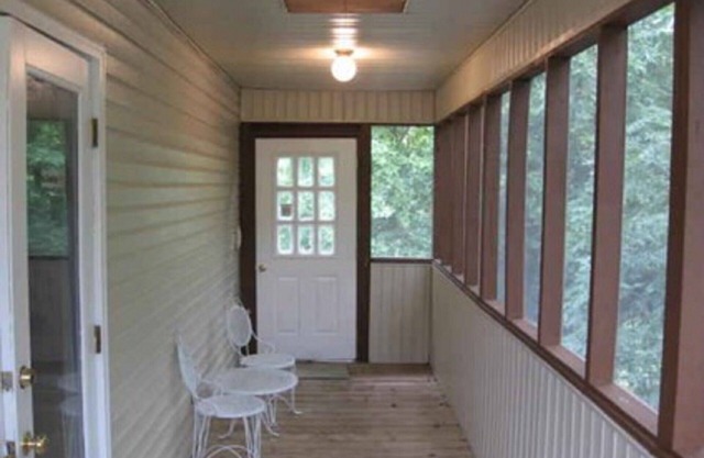 Furnished 2 bedroom apartment centrally located. 1 month minimum