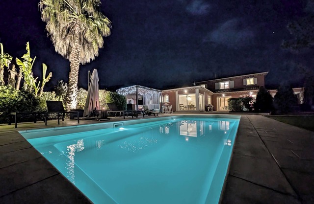 Furnished 2-bedroom apartment "Le Nid des maures", shared pool and jacuzzi