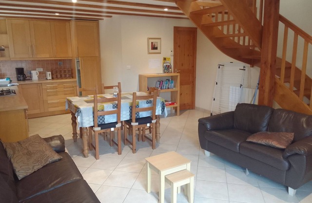 Gîte 5 Personnes en Centre Bretagne, Avec Piscine Exterieure Chauffée et spa