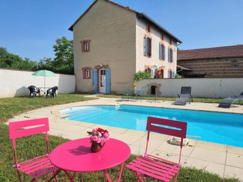 Gîte confortable avec piscine privée dans une ancienne ferme, Saint-Sixte - FR-1-496-328