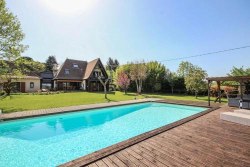 Gîte de France Bayat pour 10 4 épis - Gîte de France 10 personnes MAE-9544