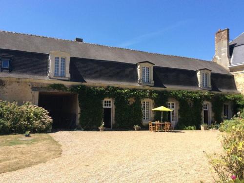 Gîte historique au château de charme proche du Mans - FR-1-410-453