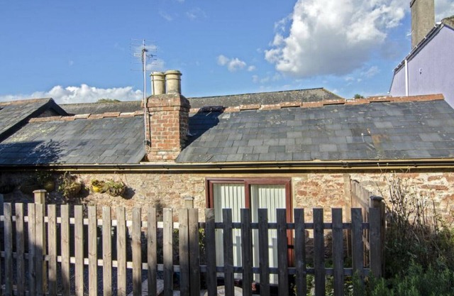 Galmpton Stable - One Bedroom House, Sleeps 2