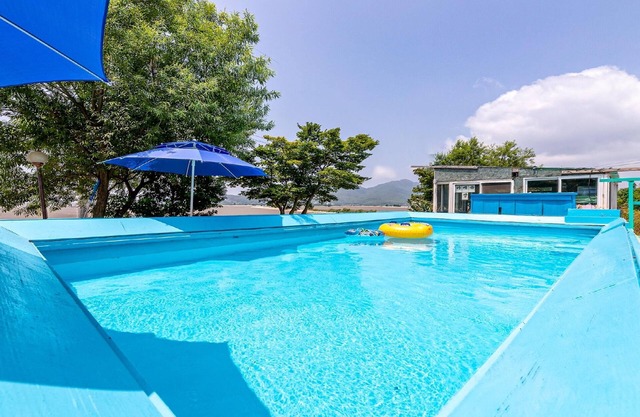Ganghwa Badatgashimteo Pension