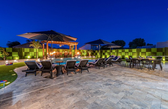 Gangster 7BR/4 bath Home w/250k yard /Heated Pool/Arcade/& Game Room-SC