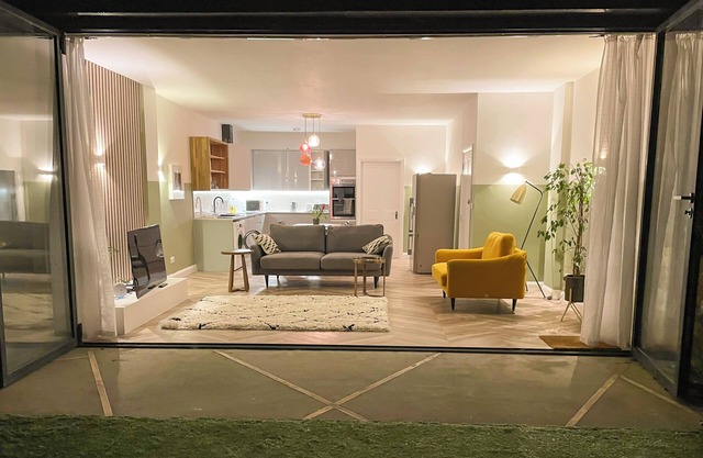 Garden Apartment. Modern, stylish apartment with private garden
