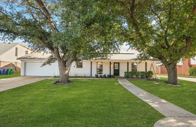 Garden Retreat/King Bed/Large Yard