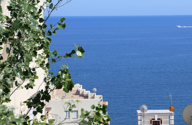 Garden villa with sea views. 5 min drive from Palma downtown walking to beach
