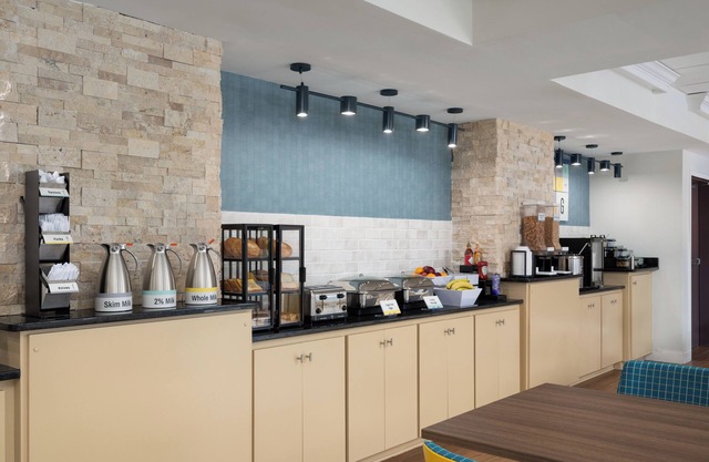Garner Hotel August West by IHG
