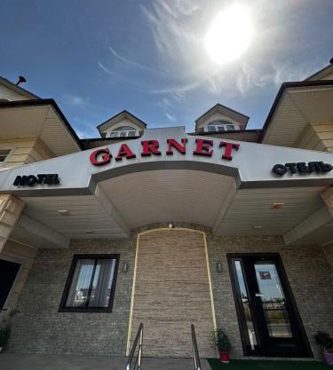 Garnet hotel
