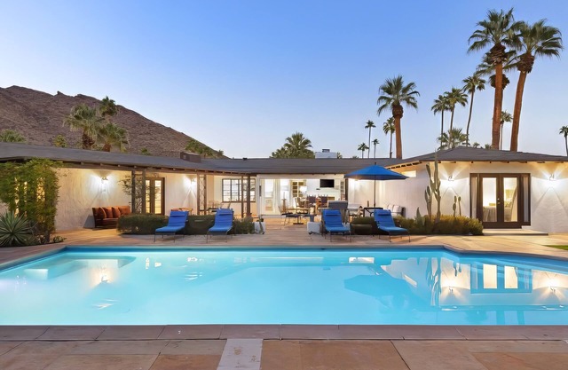 Gated Estate 'San Jacinto Cottage' - Walk to Downtown