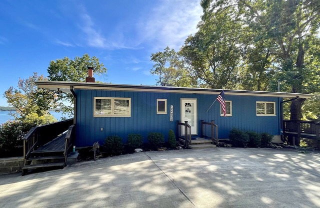 Gather at family-friendly Shelter Point on KY Lake